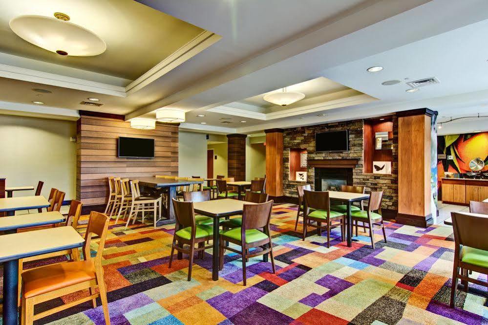Fairfield Inn & Suites By Marriott State College Exteriör bild